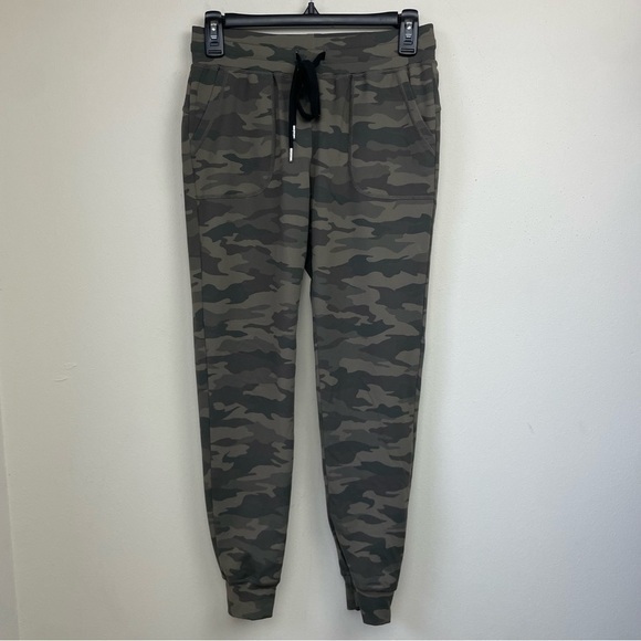 Zyia Green Camo Unwind Joggers - Picture 11 of 11
